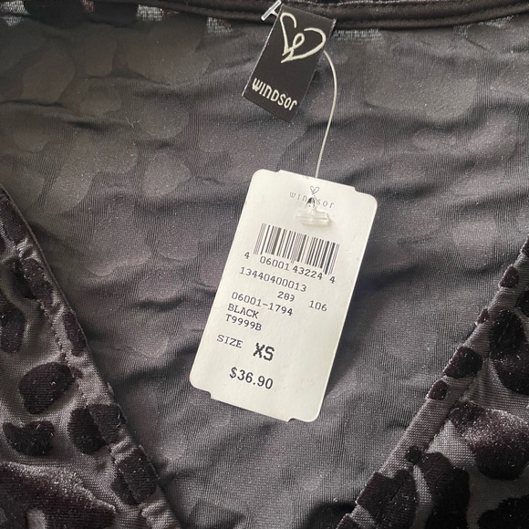 WINDSOR GOING OUT TOP - Picture 4 of 4